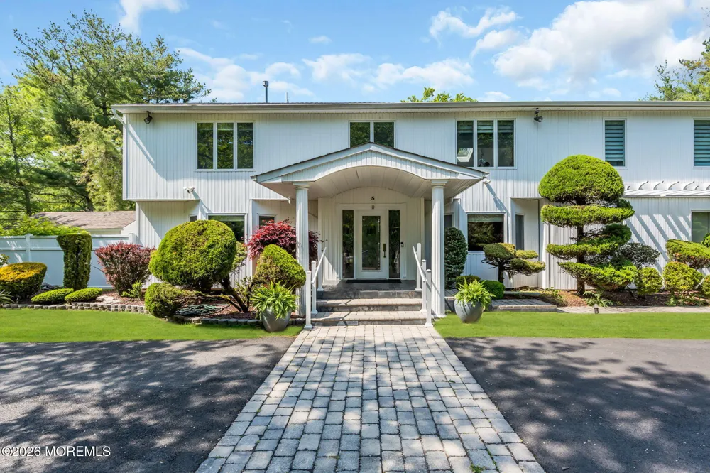 5 Brook Drive