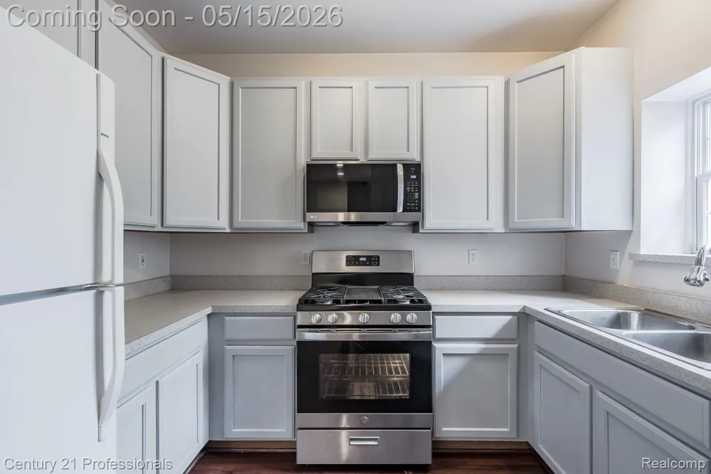 4509 Alexander Pines Drive Independence Charter Township, MI 48346