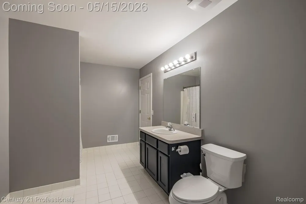 4509 Alexander Pines Drive Independence Charter Township, MI 48346