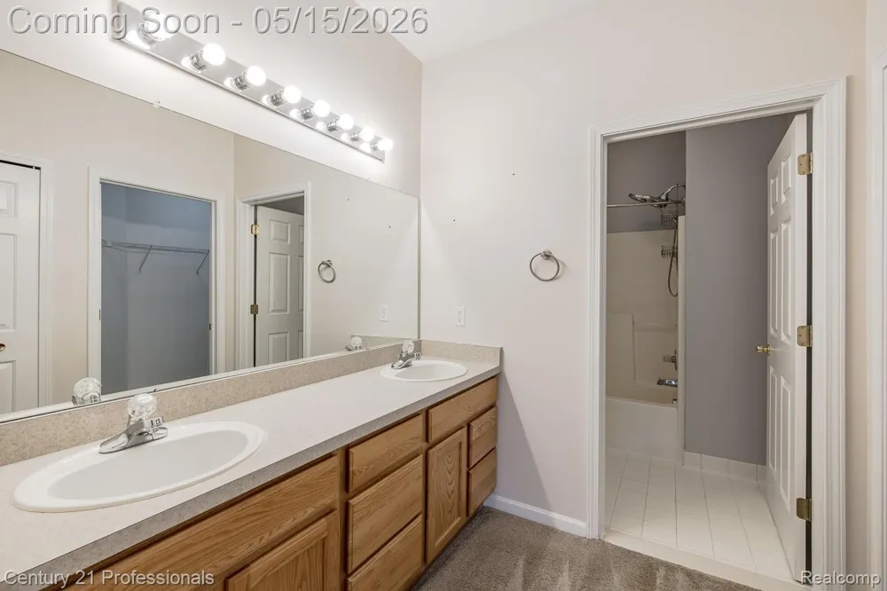 4509 Alexander Pines Drive Independence Charter Township, MI 48346