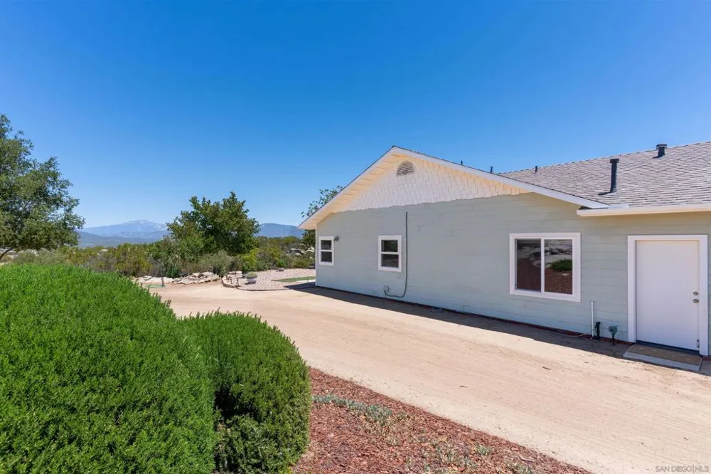 43700 Sunshine Circle Aguanga, CA 92536