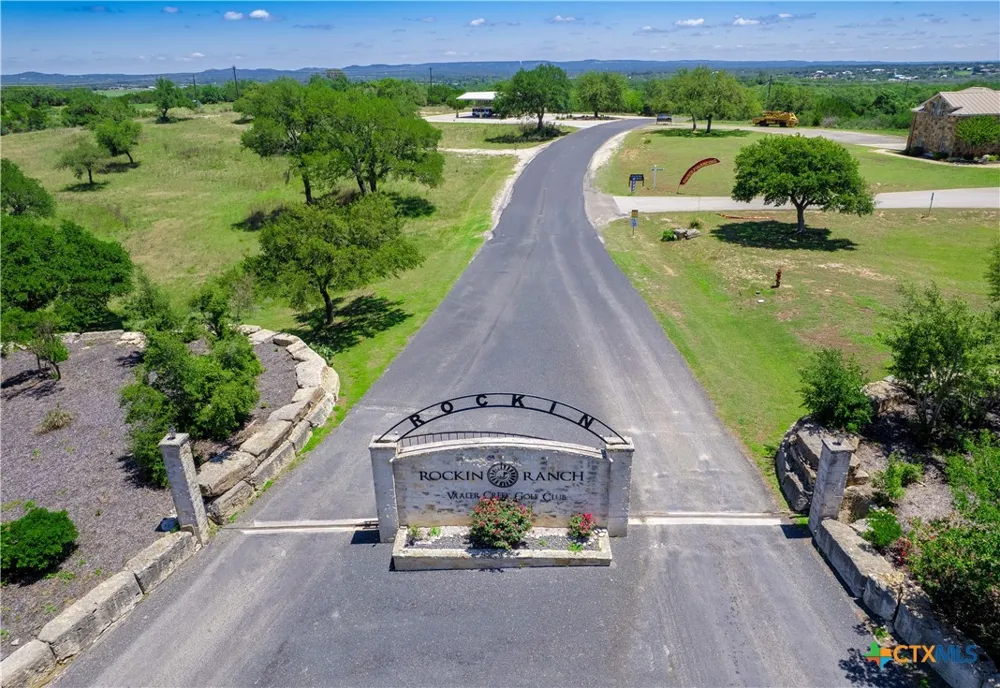 113 Peter Kleid Loop Blanco, TX 78606