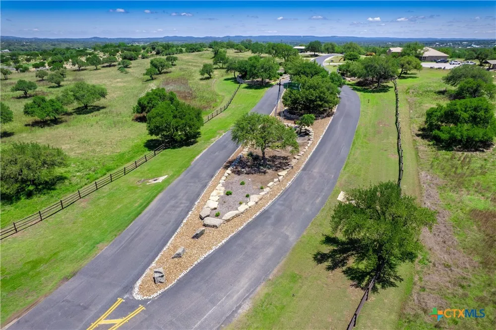 113 Peter Kleid Loop Blanco, TX 78606