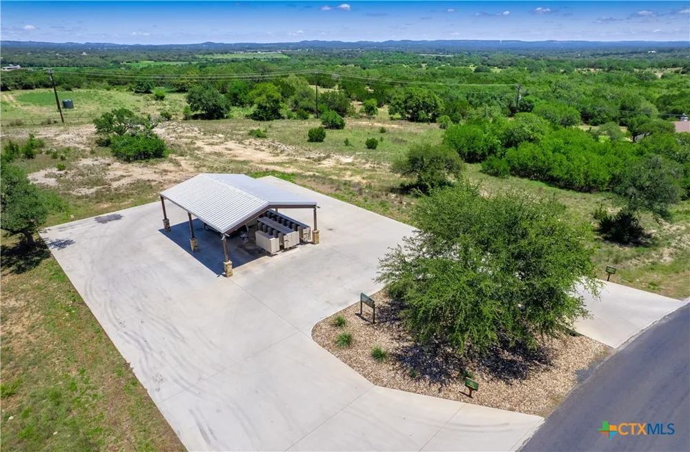 113 Peter Kleid Loop Blanco, TX 78606