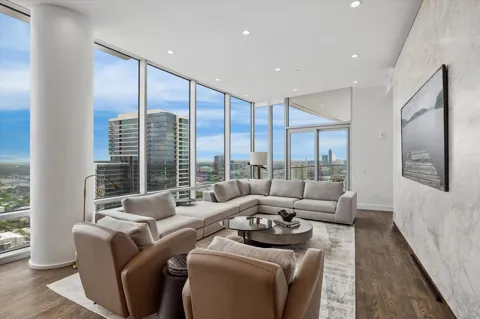 2727 Kirby Drive #27J