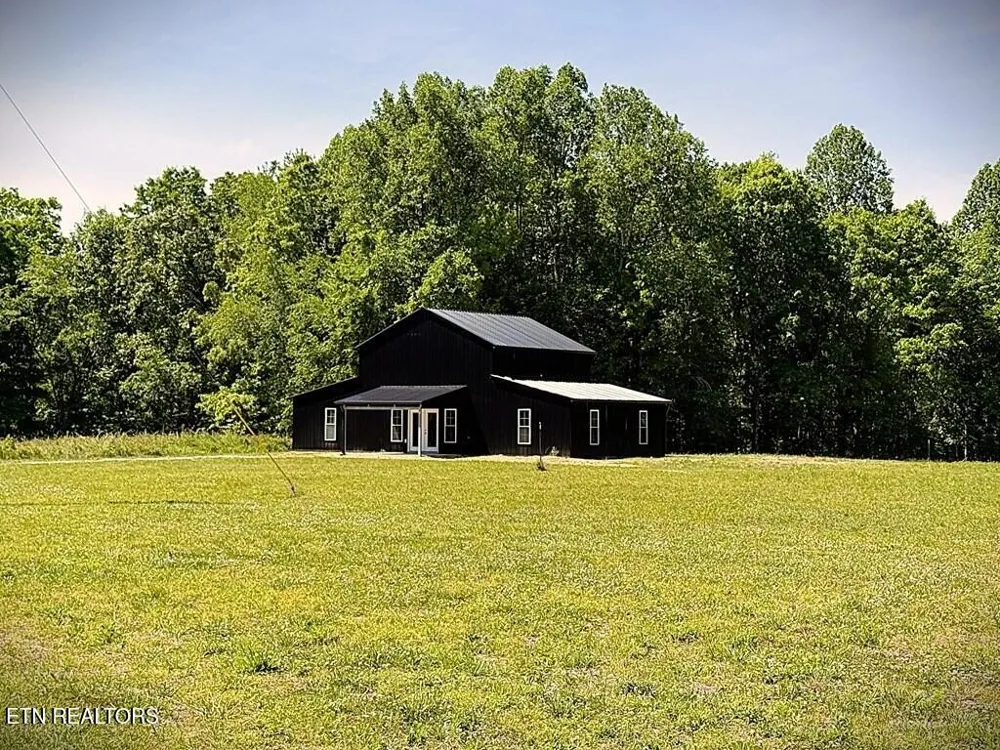 246 Ralph Spivey Lane Gainesboro, TN 38562