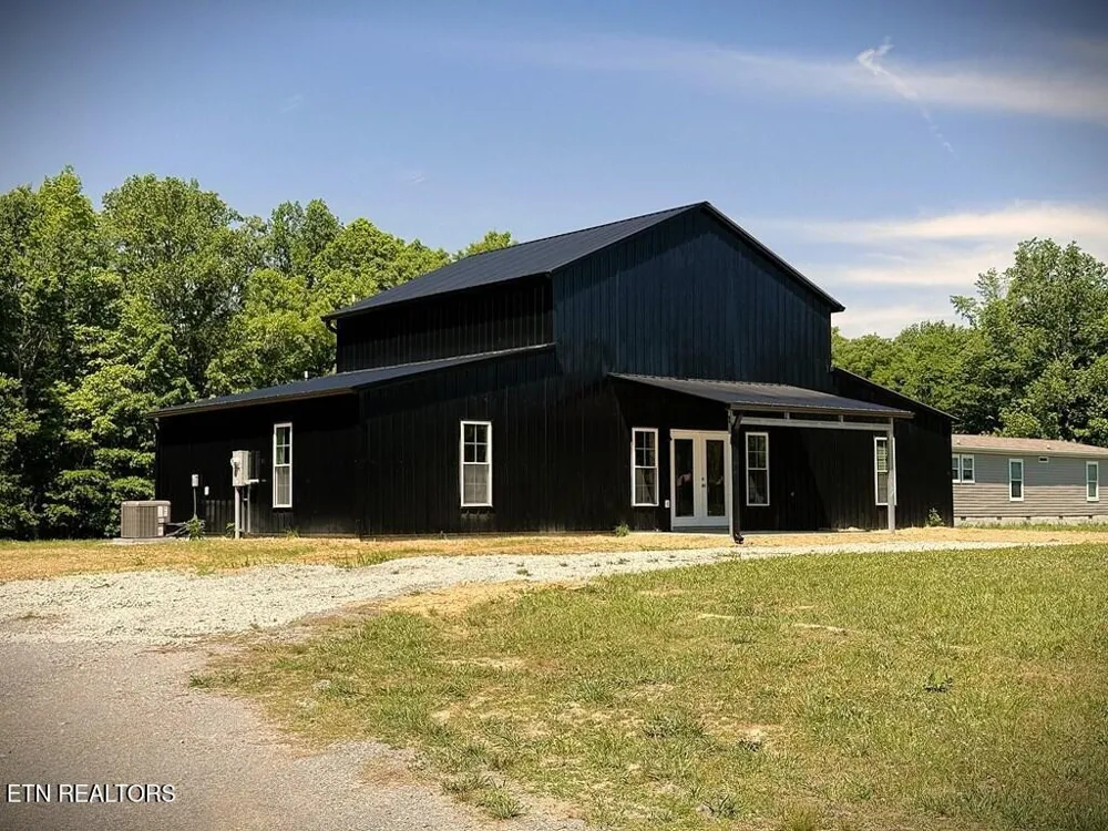 246 Ralph Spivey Lane Gainesboro, TN 38562