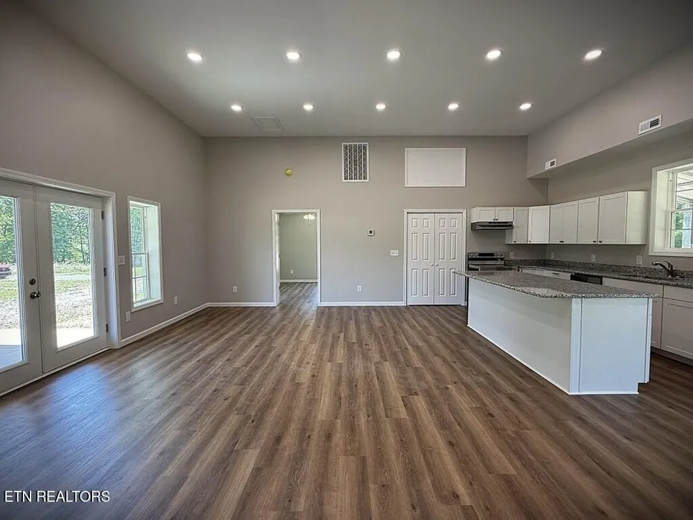 246 Ralph Spivey Lane Gainesboro, TN 38562