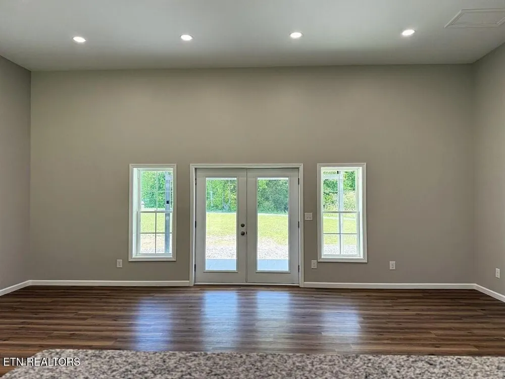 246 Ralph Spivey Lane Gainesboro, TN 38562