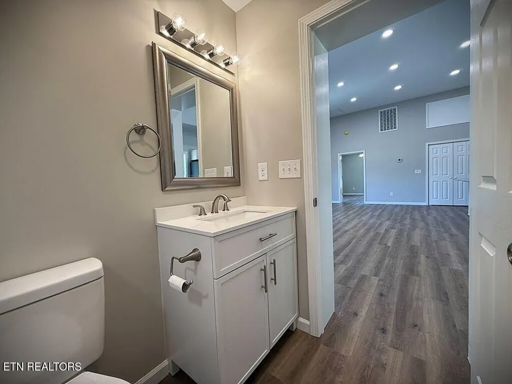 246 Ralph Spivey Lane Gainesboro, TN 38562