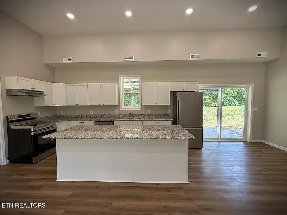 246 Ralph Spivey Lane Gainesboro, TN 38562