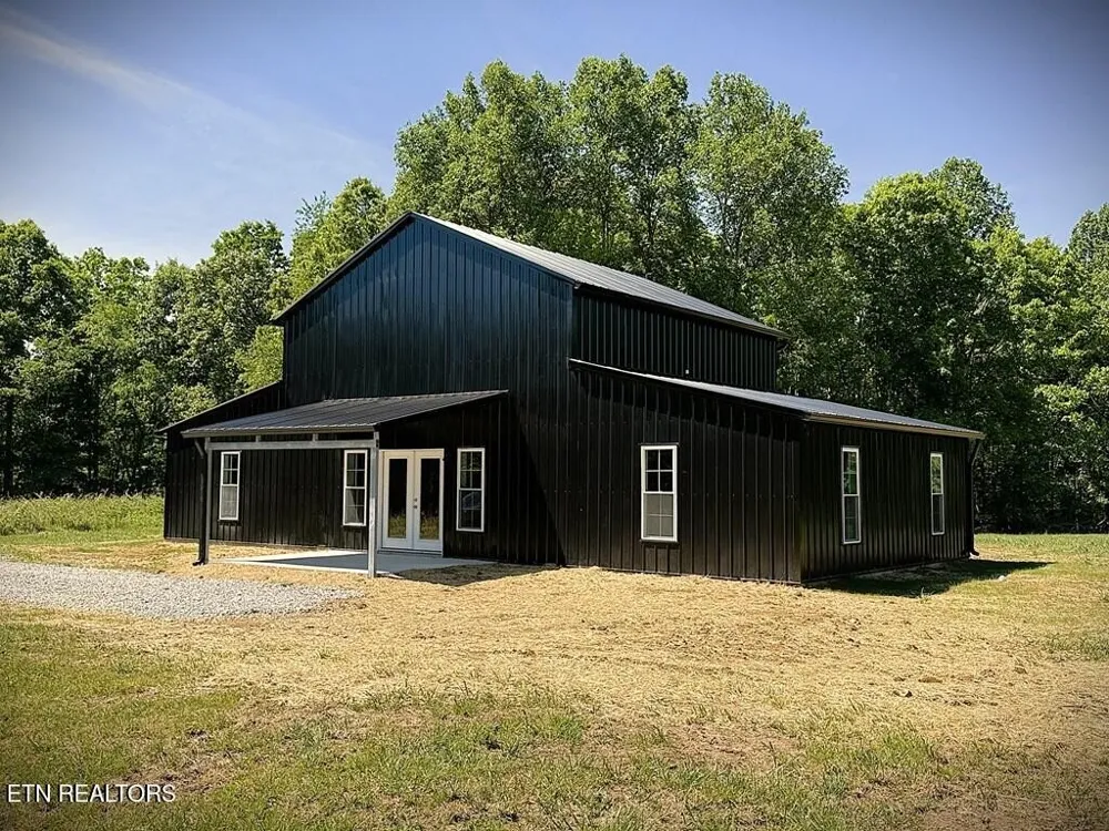 246 Ralph Spivey Lane Gainesboro, TN 38562