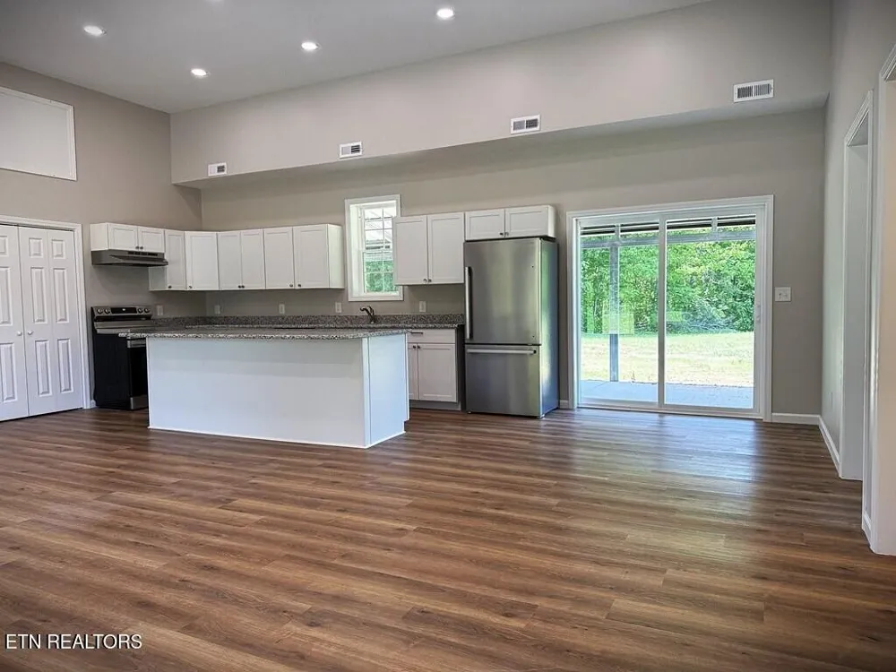246 Ralph Spivey Lane Gainesboro, TN 38562
