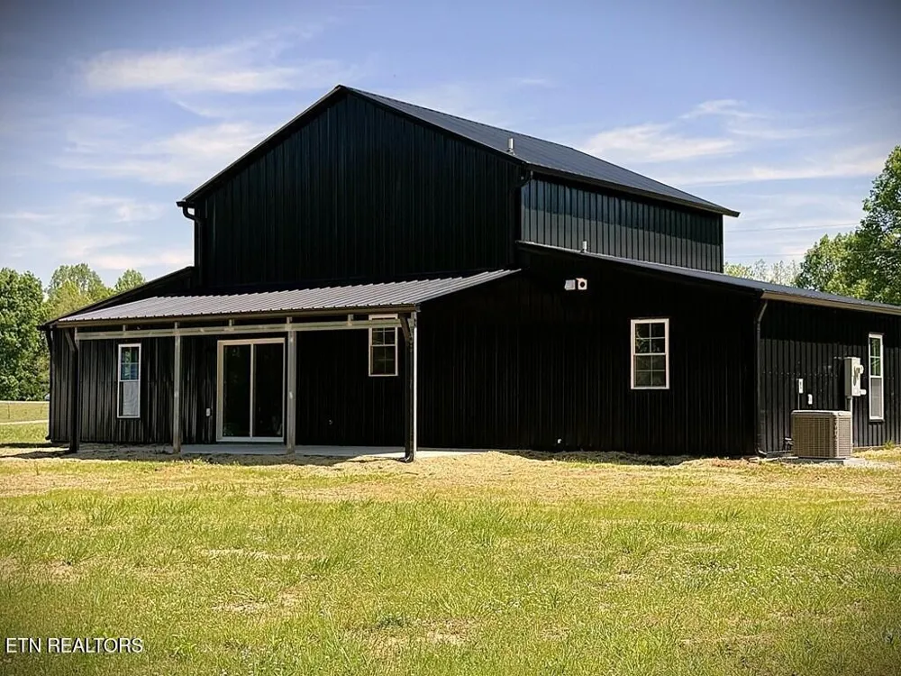 246 Ralph Spivey Lane Gainesboro, TN 38562