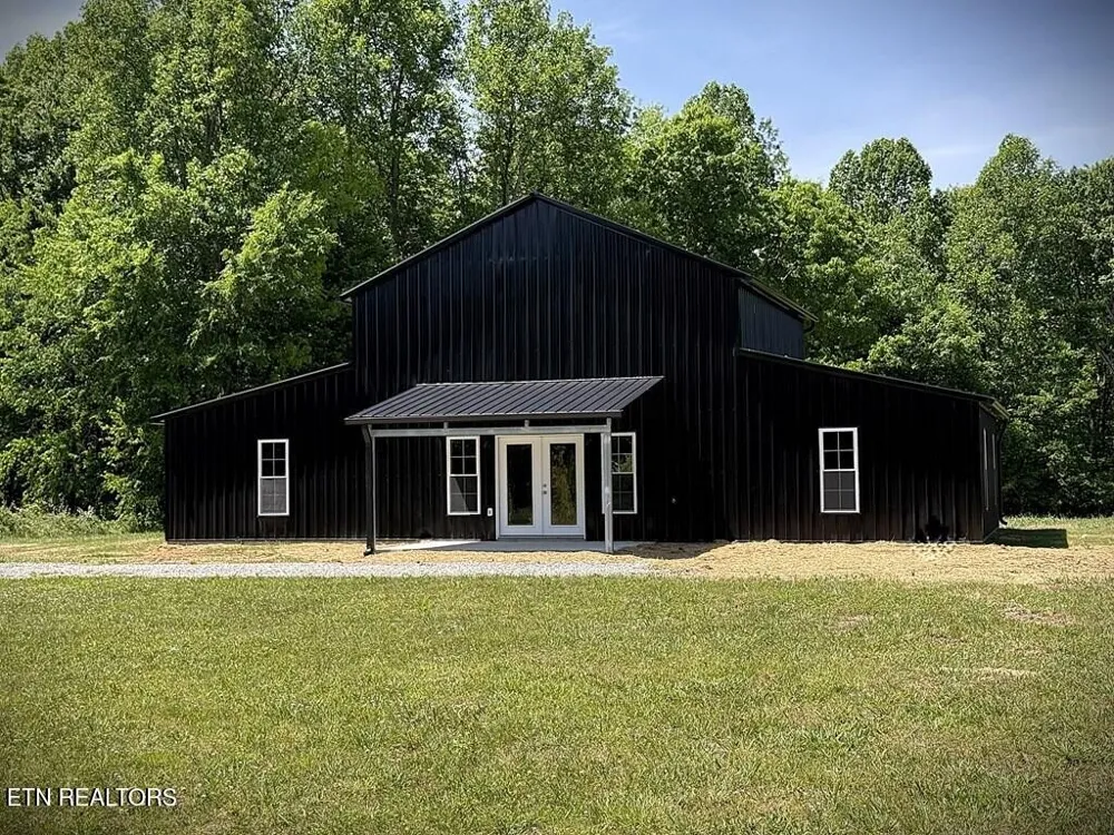 246 Ralph Spivey Lane Gainesboro, TN 38562