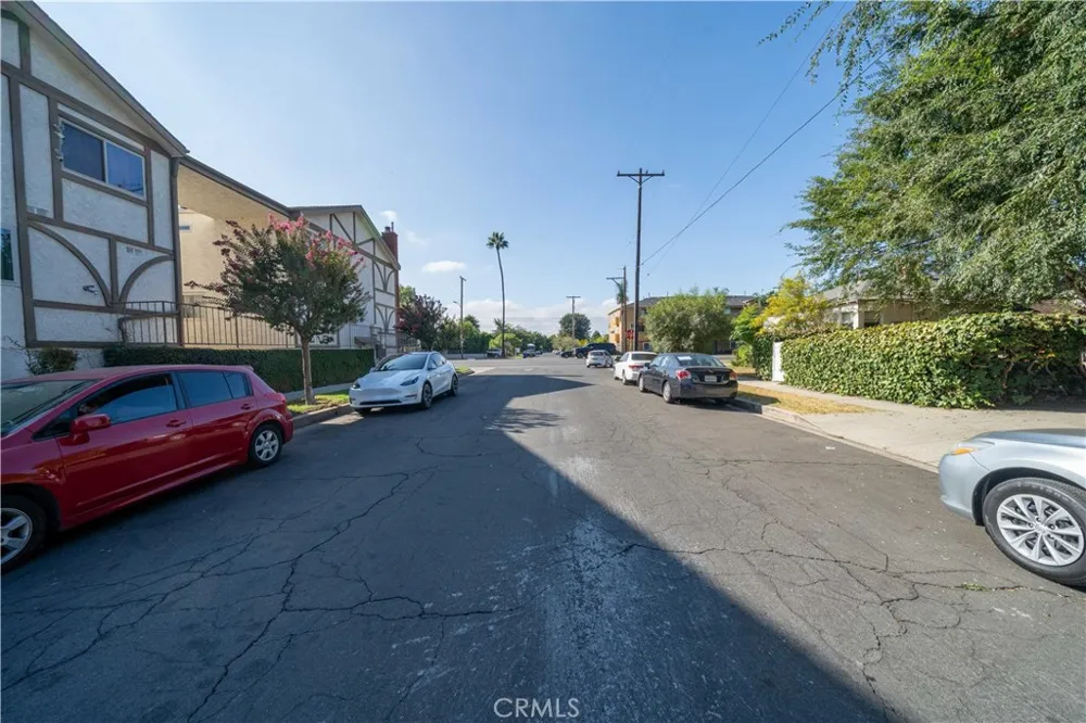 14005 Victory Boulevard Van Nuys, CA 91401