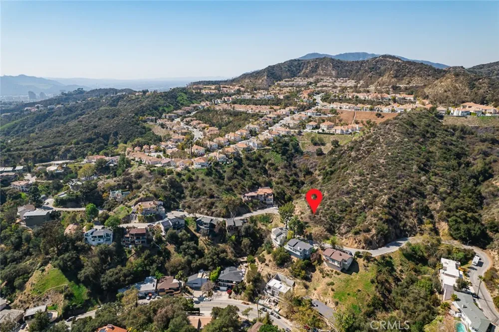 2745 Kennington Drive Glendale, CA 91206