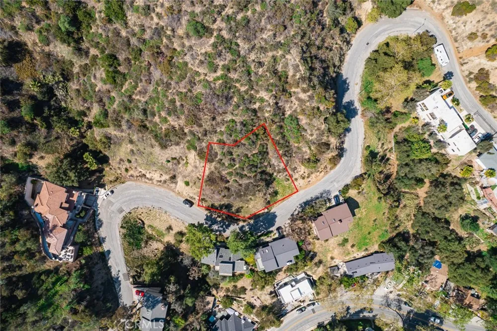 2745 Kennington Drive Glendale, CA 91206