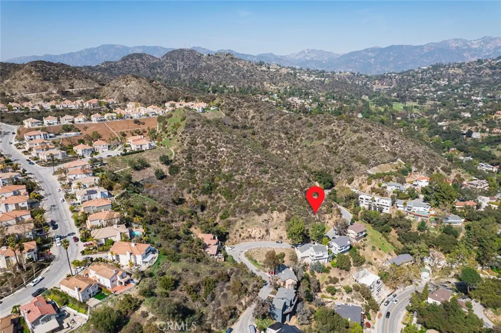 2745 Kennington Drive Glendale, CA 91206