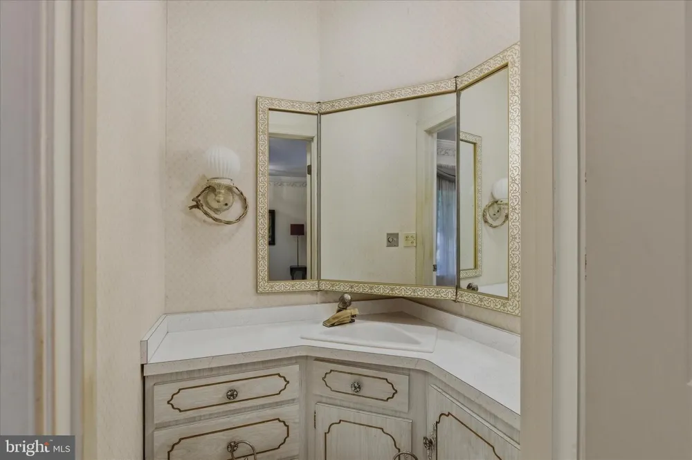 3901 LAKESIDE COURT Dunkirk, MD 20754
