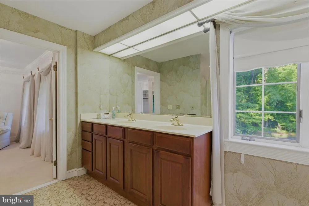 3901 LAKESIDE COURT Dunkirk, MD 20754