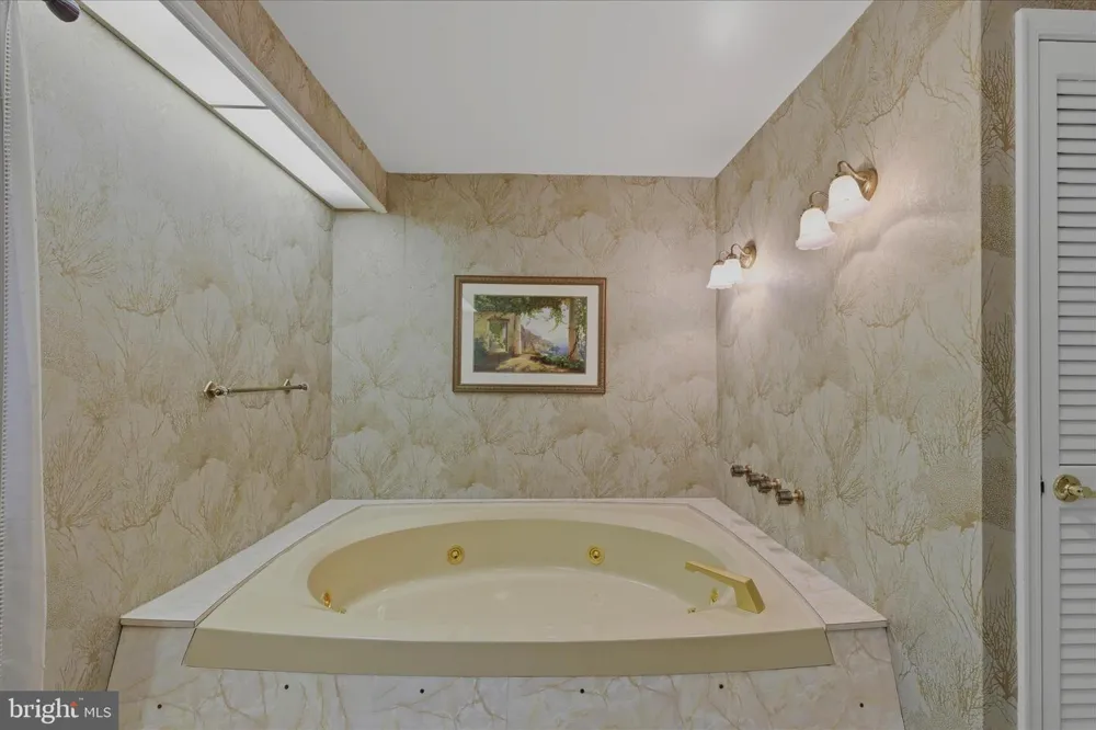 3901 LAKESIDE COURT Dunkirk, MD 20754
