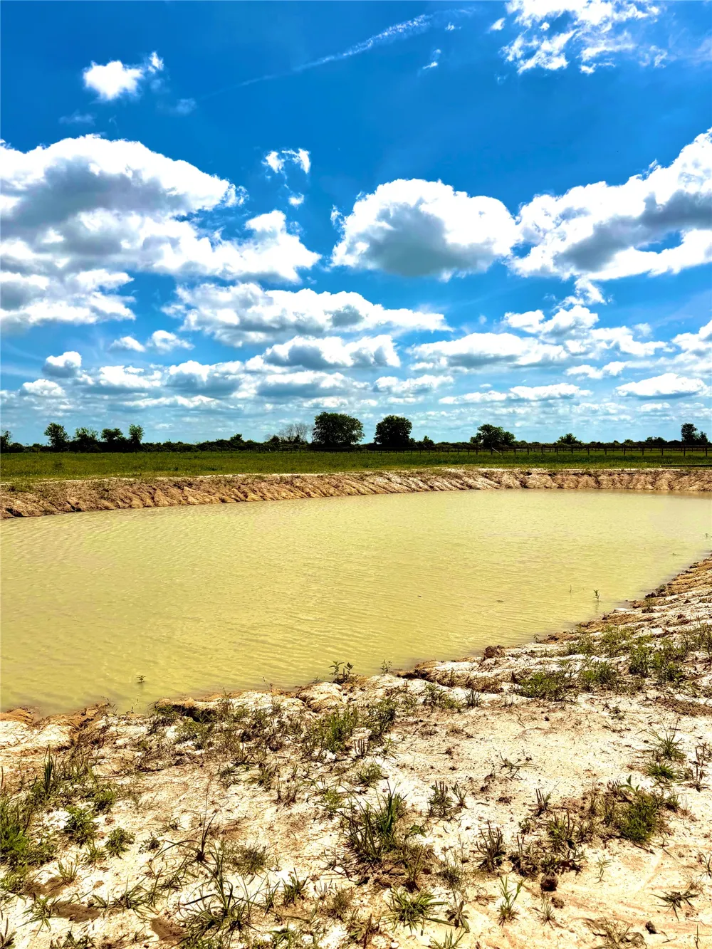 43 Mcdonald Road Eagle Lake, TX 77434