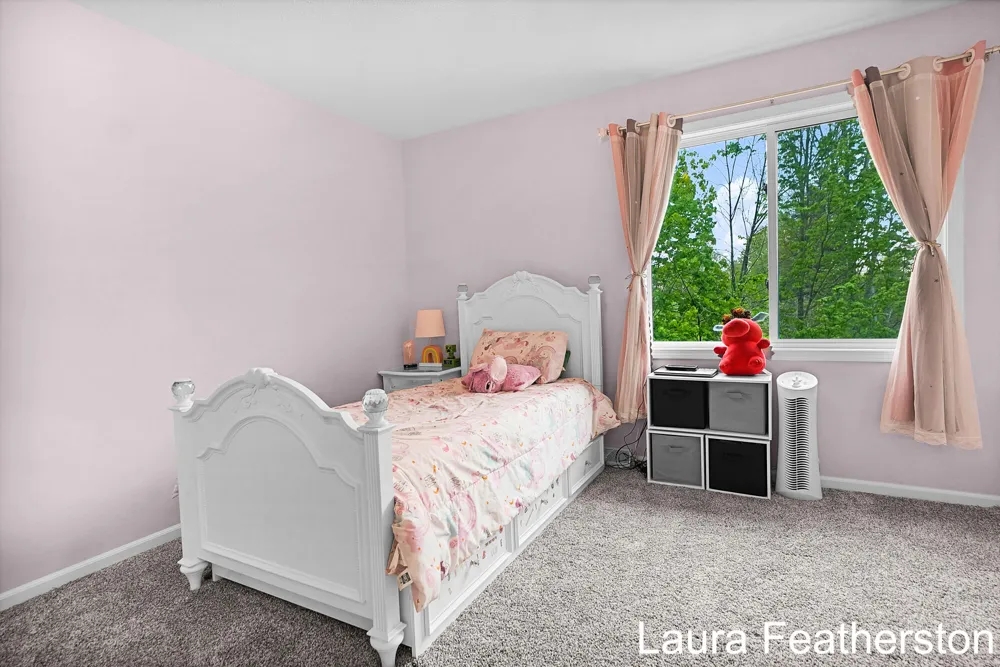 10451 Pine Island Drive NE Algoma Township, MI 49345