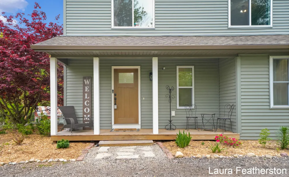 10451 Pine Island Drive NE Algoma Township, MI 49345