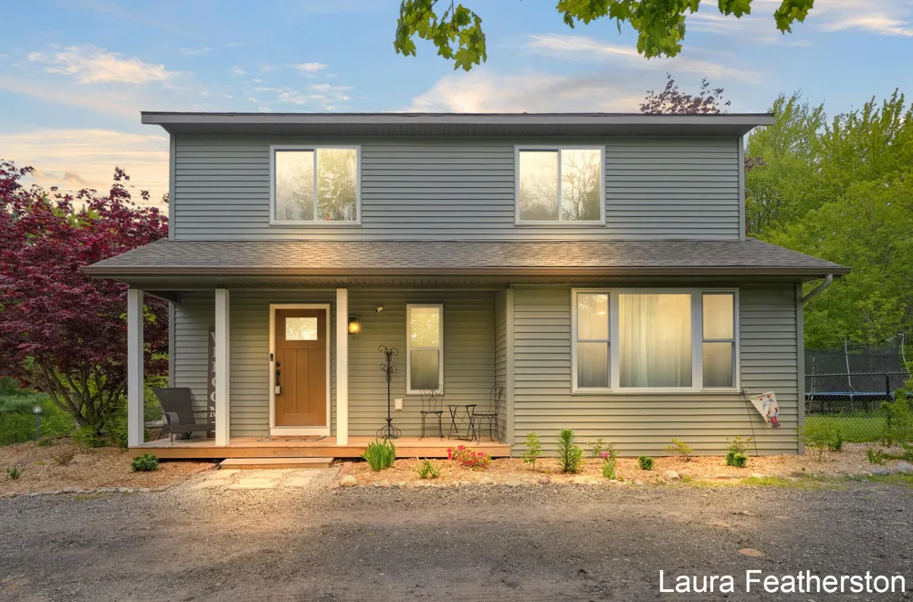 10451 Pine Island Drive NE Algoma Township, MI 49345