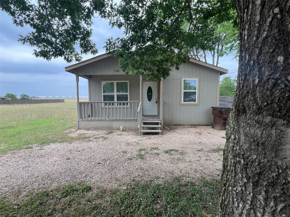 1310 Torres Street Lockhart, TX 78644