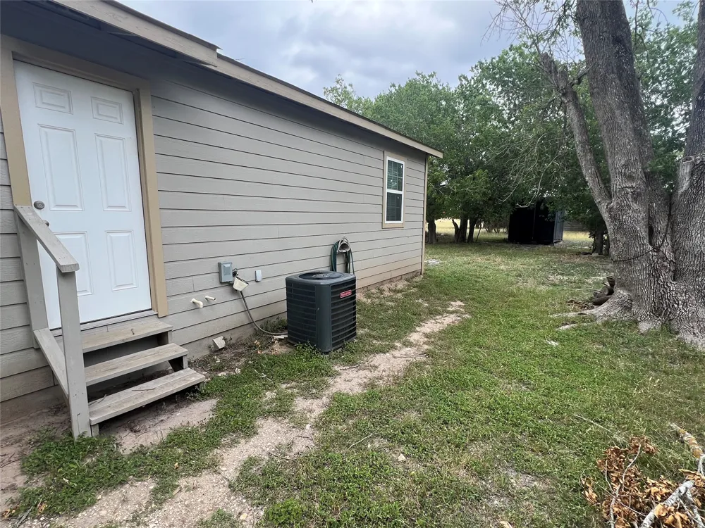 1310 Torres Street Lockhart, TX 78644