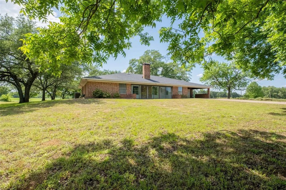 5161 US Highway 271 Pittsburg, TX 75686