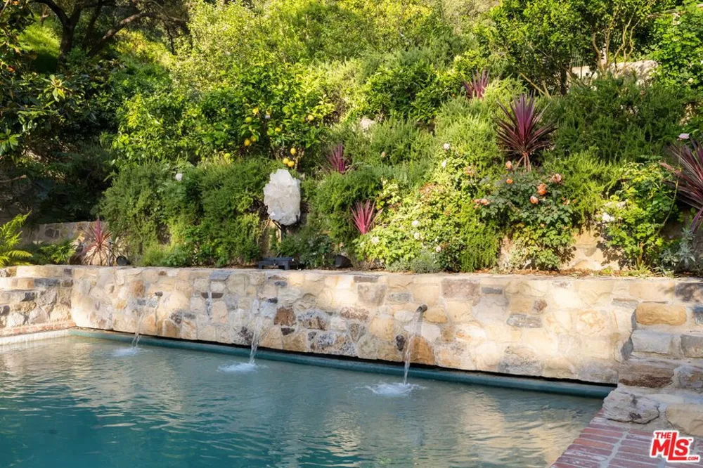 1900 Old Ranch Road Los Angeles, CA 90049