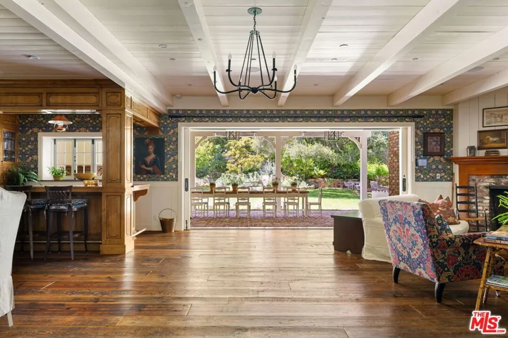 1900 Old Ranch Road Los Angeles, CA 90049