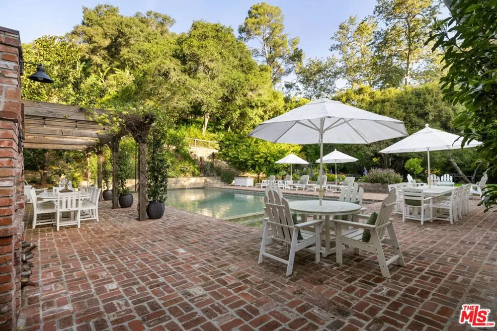 1900 Old Ranch Road Los Angeles, CA 90049