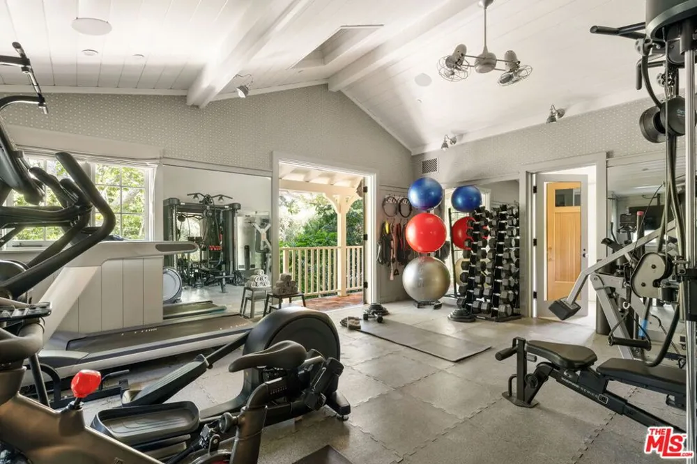 1900 Old Ranch Road Los Angeles, CA 90049