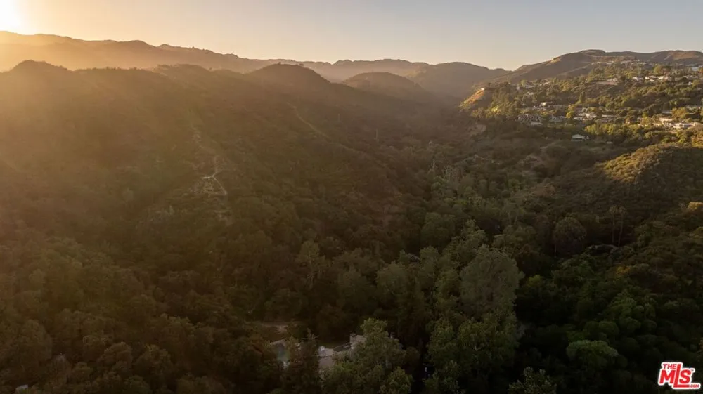 1900 Old Ranch Road Los Angeles, CA 90049