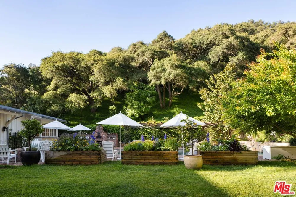 1900 Old Ranch Road Los Angeles, CA 90049