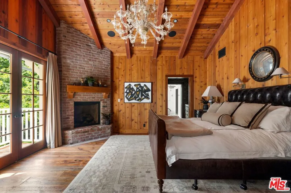 1900 Old Ranch Road Los Angeles, CA 90049