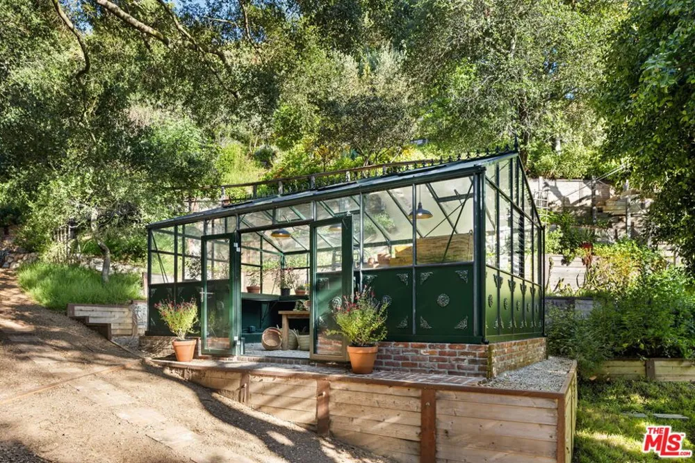 1900 Old Ranch Road Los Angeles, CA 90049