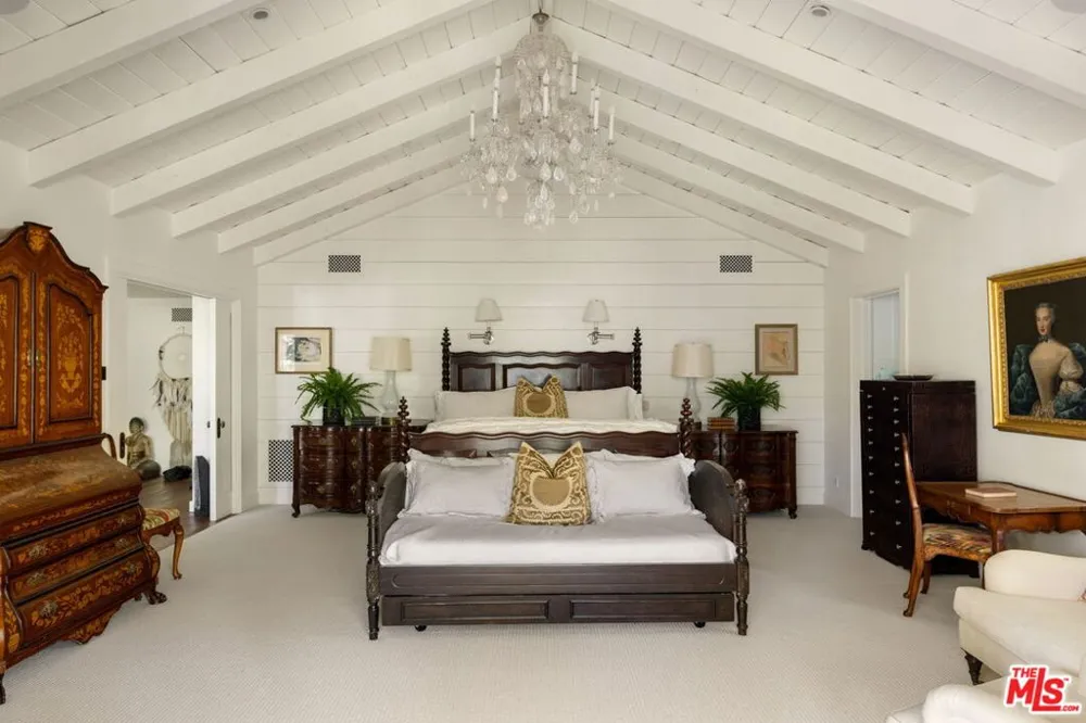1900 Old Ranch Road Los Angeles, CA 90049