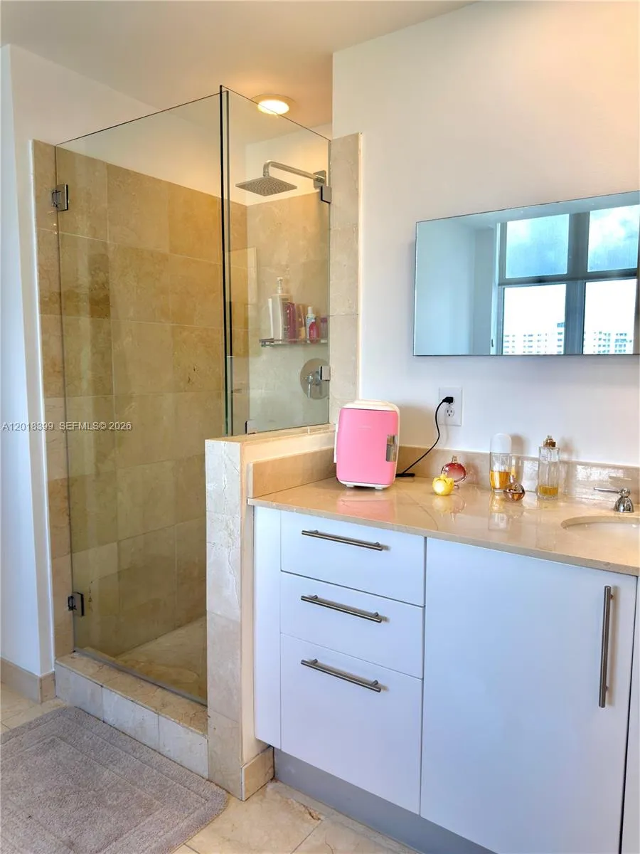 3330 NE 190th St #1610 Aventura, FL 33180