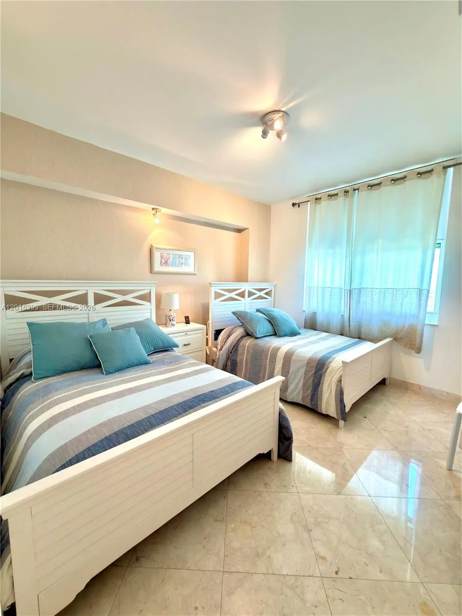 3330 NE 190th St #1610 Aventura, FL 33180