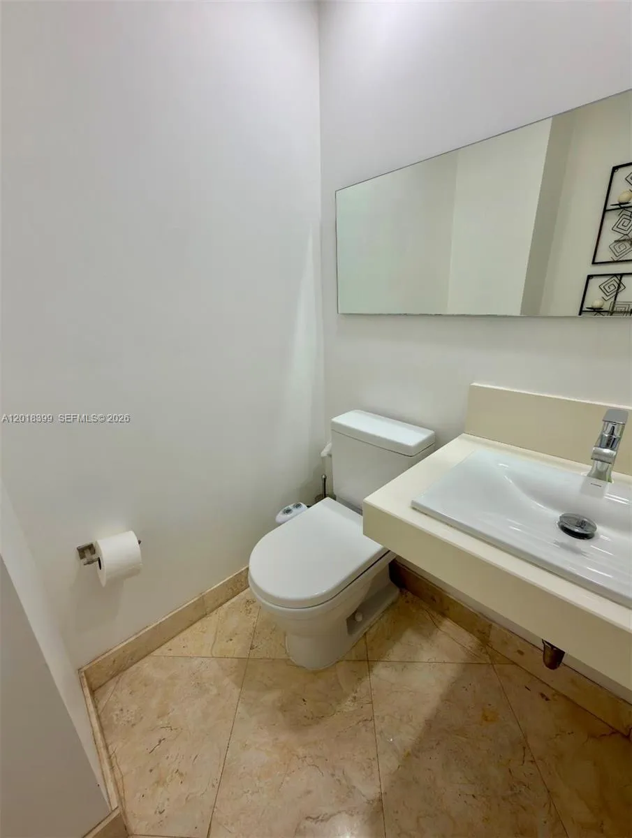 3330 NE 190th St #1610 Aventura, FL 33180