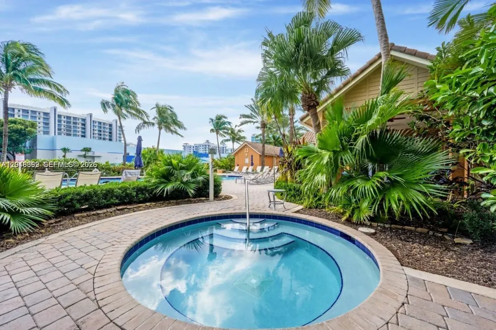 3330 NE 190th St #1610 Aventura, FL 33180