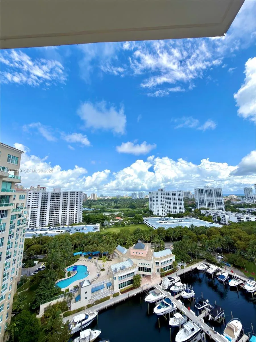 3330 NE 190th St #1610 Aventura, FL 33180
