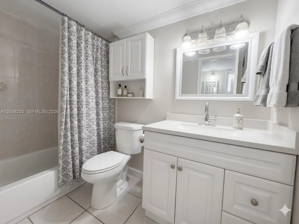 8605 SW 68th Ct #7 Pinecrest, FL 33156