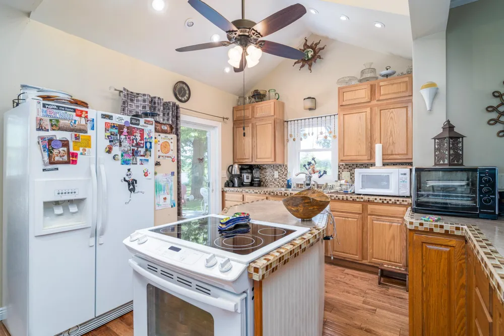 22736 370th Ave. SE (CR 41) SE Erskine, MN 56535
