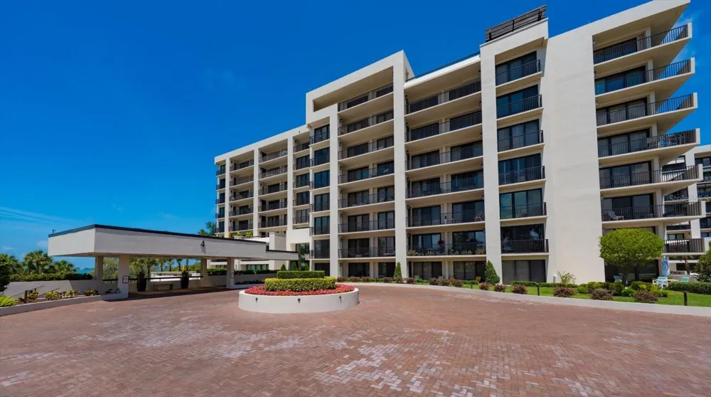 4 BELLEVIEW BOULEVARD #503 Belleair, FL 33756